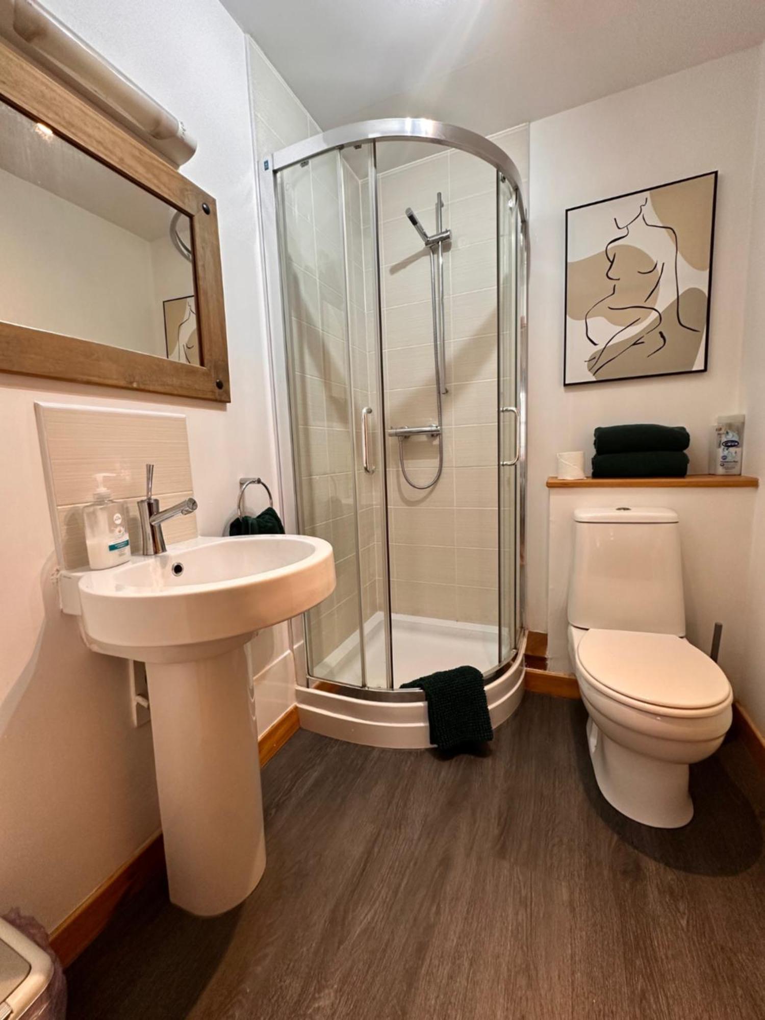 City Centre Apartment Next To Bus And Train Station Inverness Exterior foto
